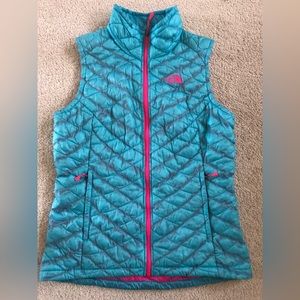 Pre-owned The North Face Thermoball puffer vest blue pink S
